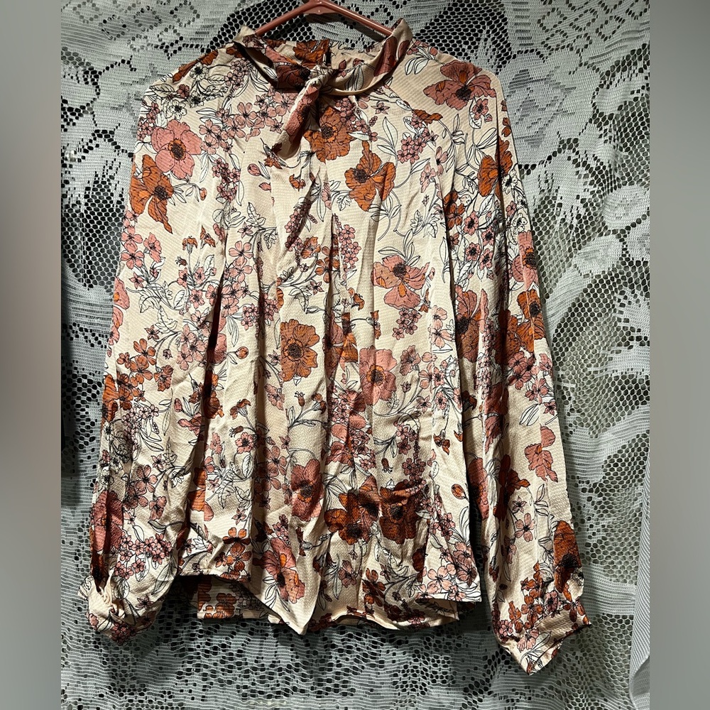 Liz Claiborne monochrome pink blouse